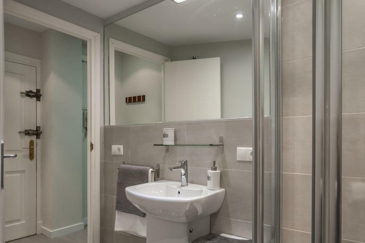 Atelier Plaza Nueva Plus Seville Luaran gambar